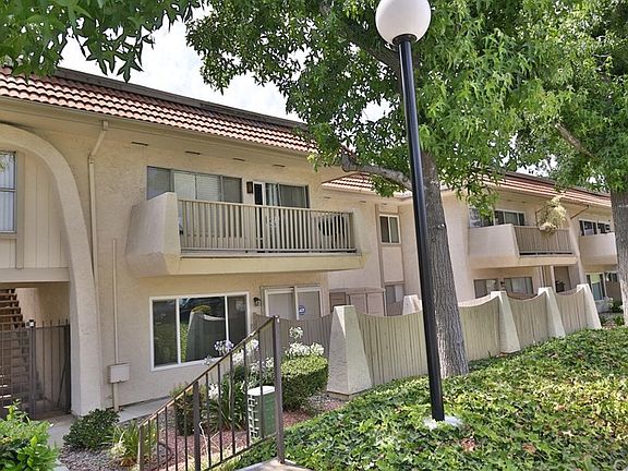 2nd image of 4575 Ramona Ave APT 11
