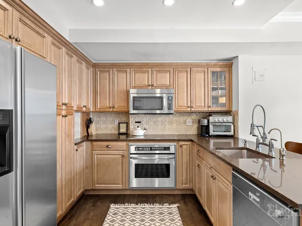 45 Tudor City Place 1514 image 2 of 11