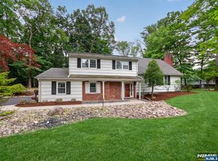 224 W Oak St, Ramsey, NJ 07446