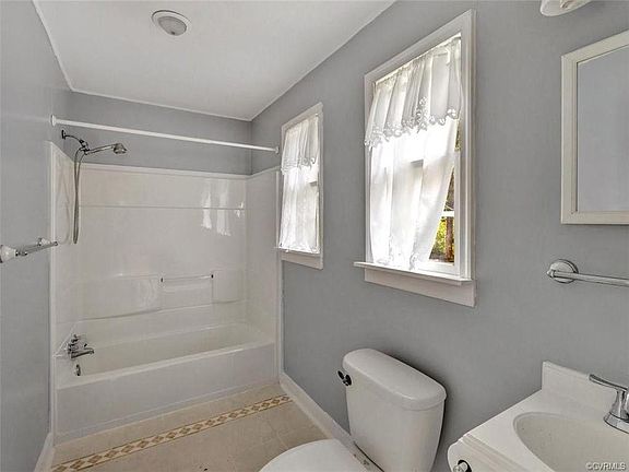 4th image of 2216 Lauderdale Dr