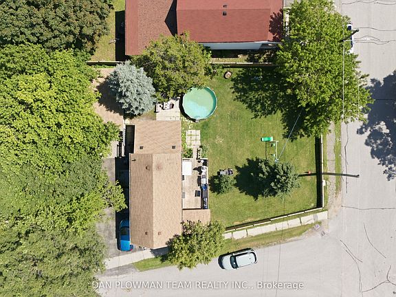 3rd image of 387 Albert St