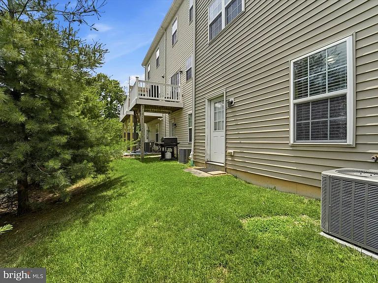 145 Mercer Ct — Photo 30