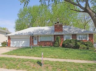 809 NW Hearnes Ave, Blue Springs, MO 64015