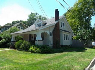 25 Willow Ave, Huntington, NY 11743