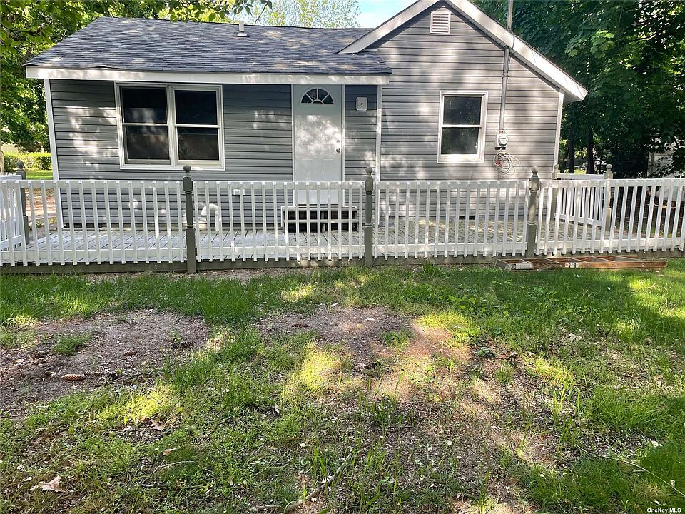 1st image of 121 N Evergreen Dr