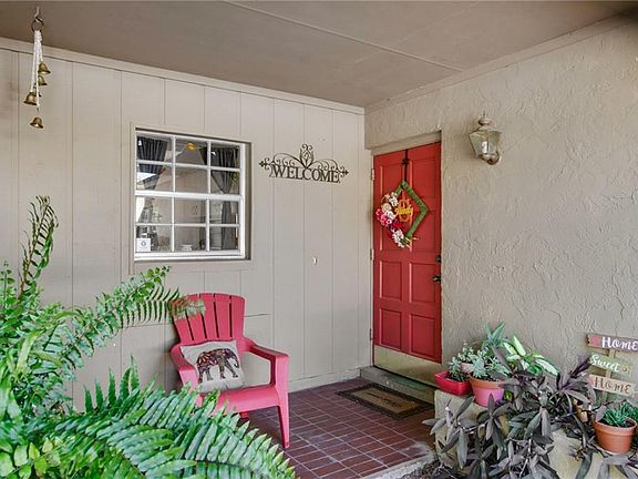 3rd image of 3611 Woodhill Dr