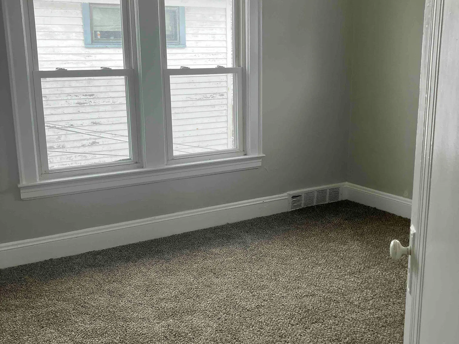 3 bed, 1000 sqft, $1,000 — Photo 4