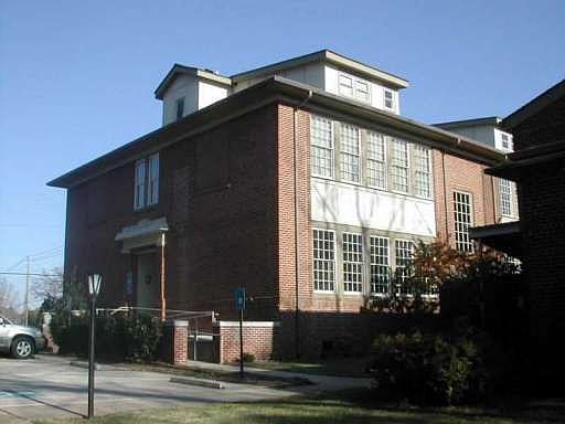 4th image of 600 College St Unit 108