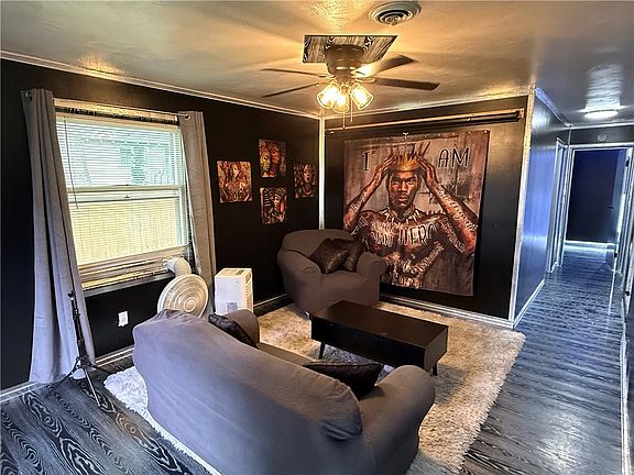 3rd image of 2132 S Martin Luther King Jr Dr