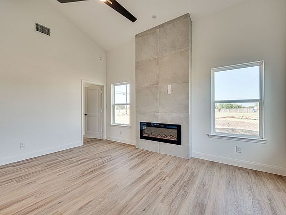 2nd image of 413 Caro Dr
