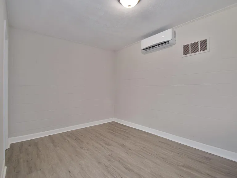 1632 W 5th Ave #C — Photo 11