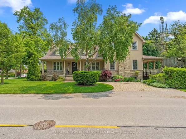 317 Rathburn Rd, Toronto, ON M9B 2L7