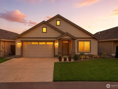 673 SE Whimbrel Loop, College Place, WA, 99324