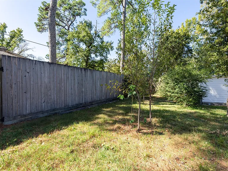 22019 Kenchester Dr — Photo 33