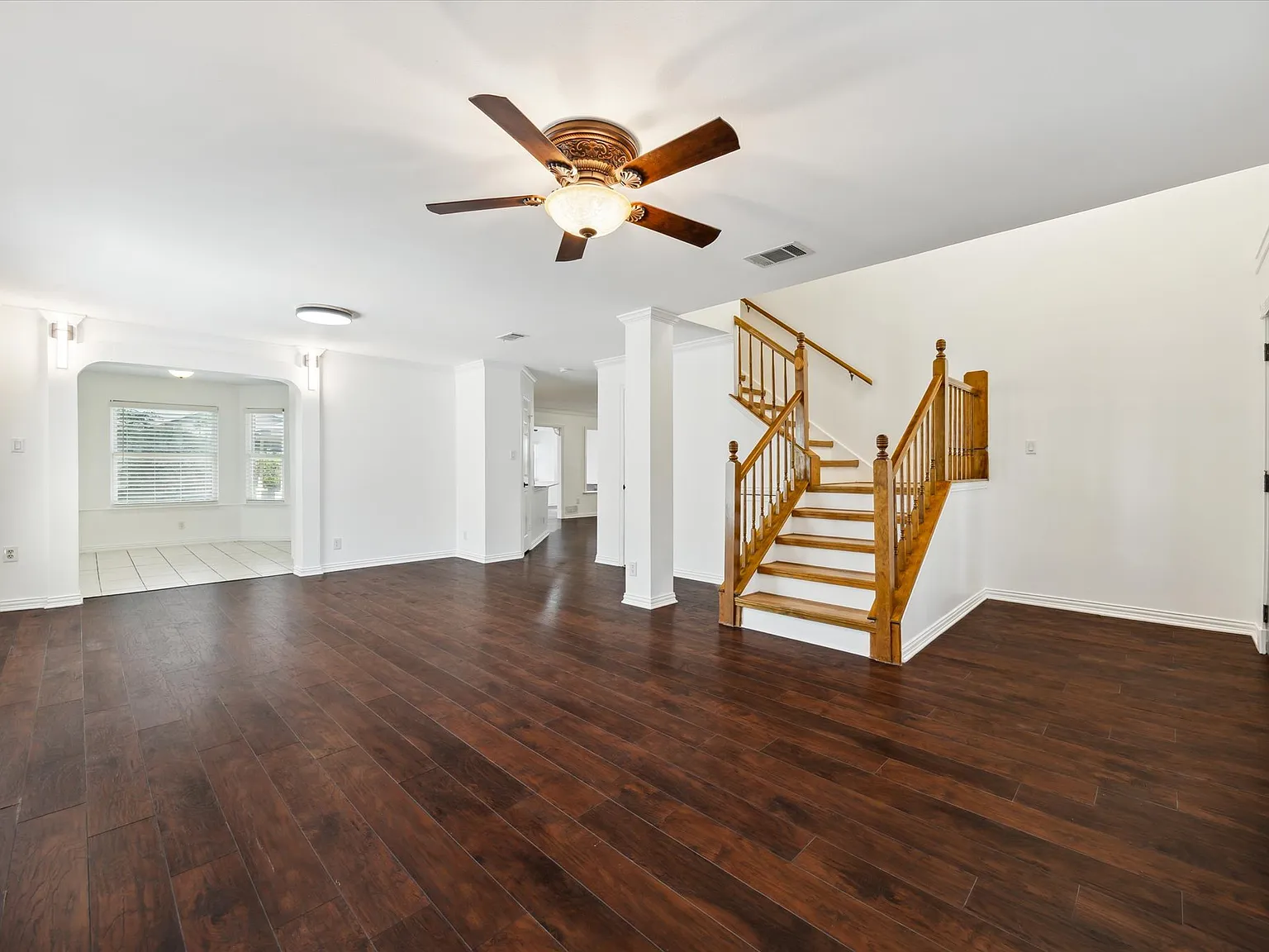 4 bed, 2.5 bath, 3028 sqft, $2,295 — Photo 3