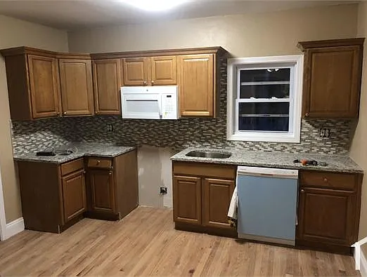 3 bed, 1100 sqft, $2,000 — Photo 3