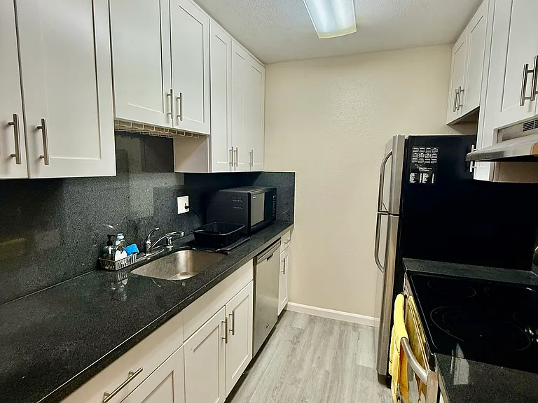 1242 Shelter Creek Ln — Photo 6