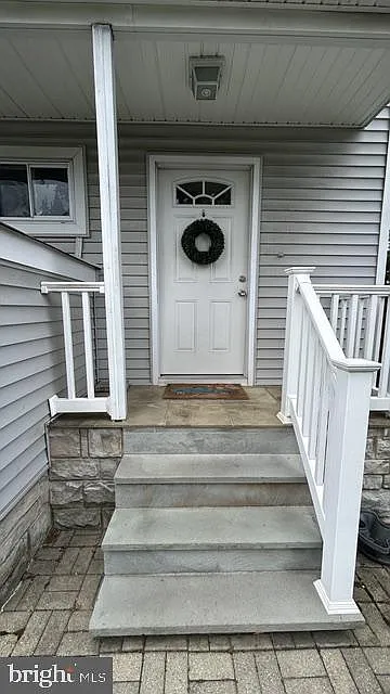 2 bed, 1.0 bath, 900 sqft, $1,750 — Photo 4