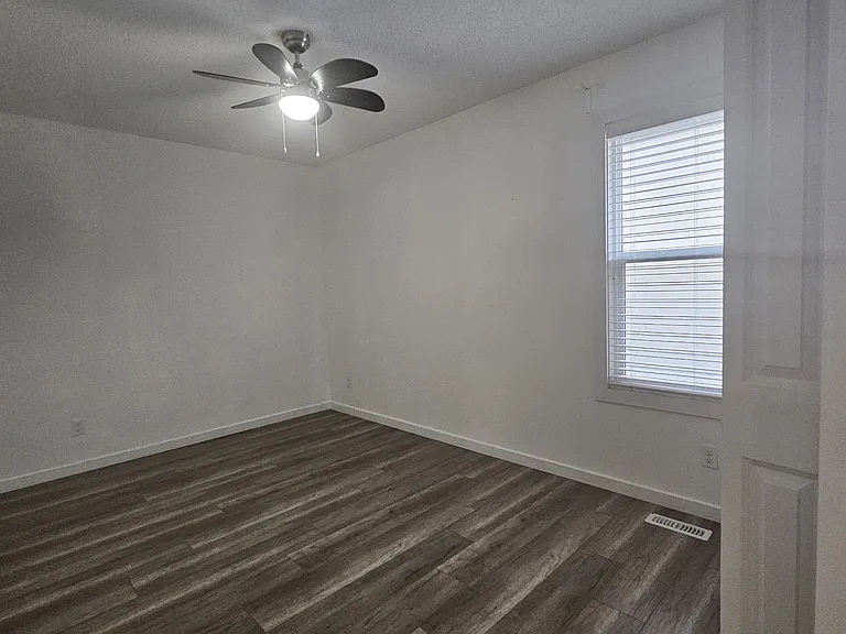 158 Masters Point SE — Photo 17