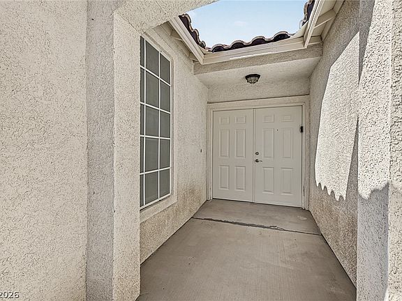 4th image of 321 John Henry Dr