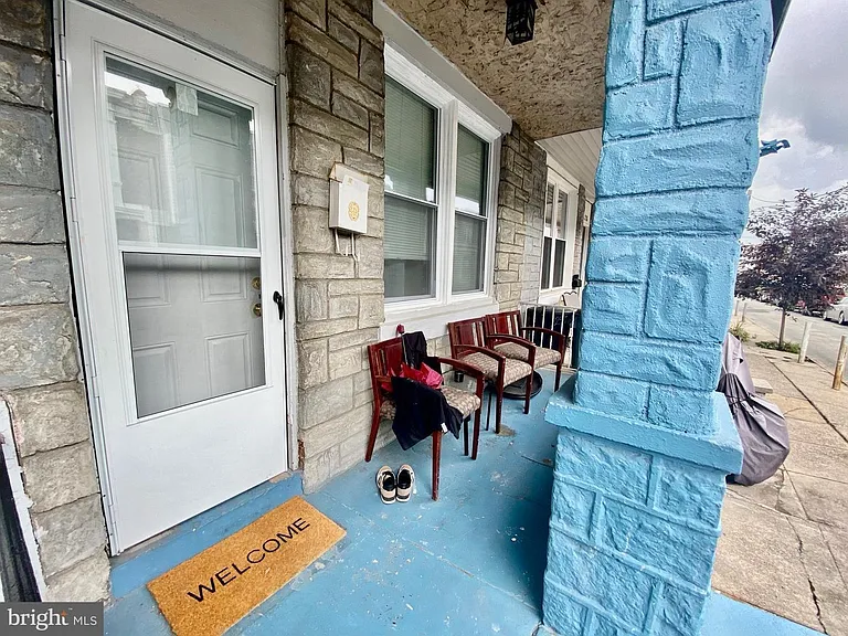 2528 S American St — Photo 16