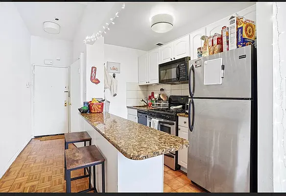 Rented by REAL New York | media 23