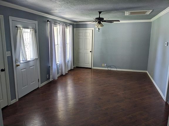 2nd image of 1115 SE 18th St