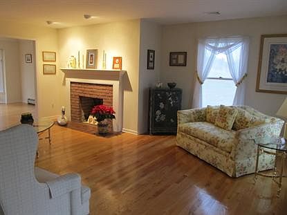 5th image of 9 Dorset Ln