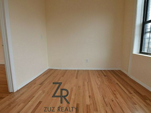 5th image of 3208 Snyder Ave #9
