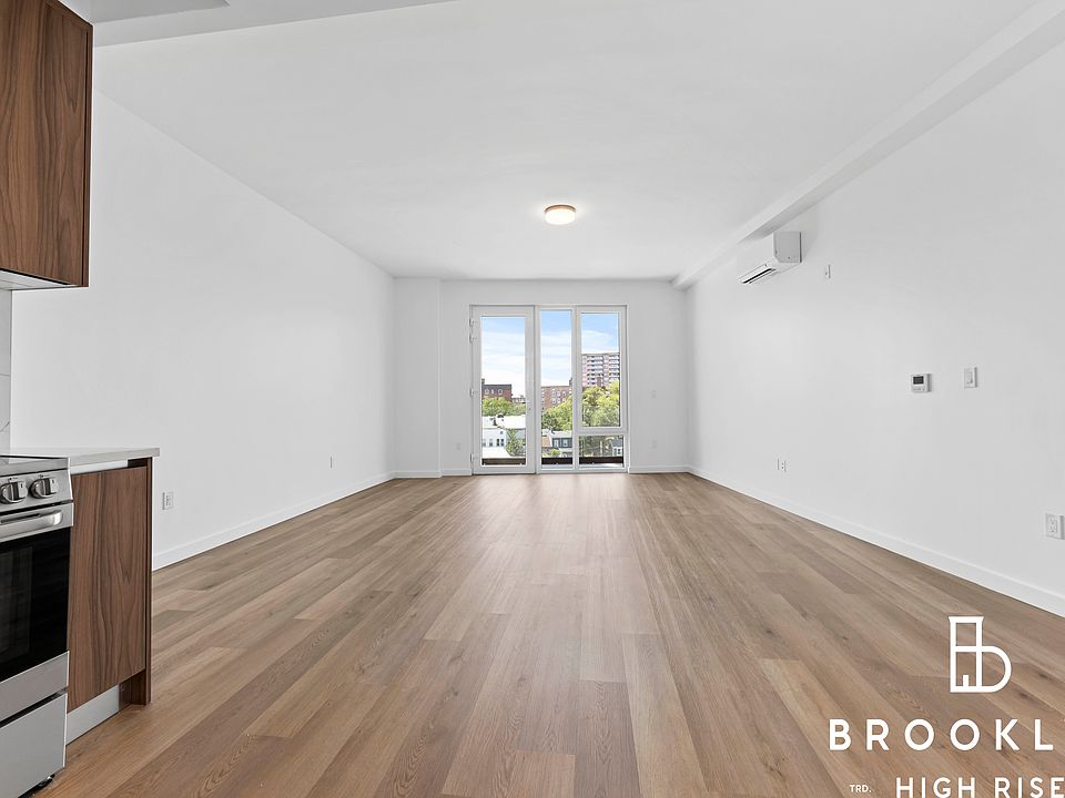 1st image of 50 E 10th St #531