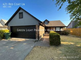 421 Red Coat Ln, Arlington, TX 76002