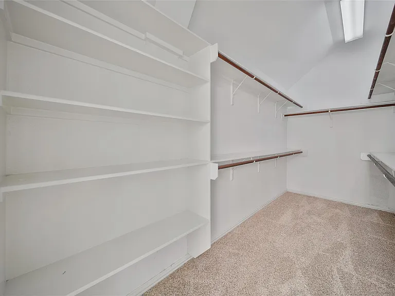 14 Beauty Bower Pl — Photo 25