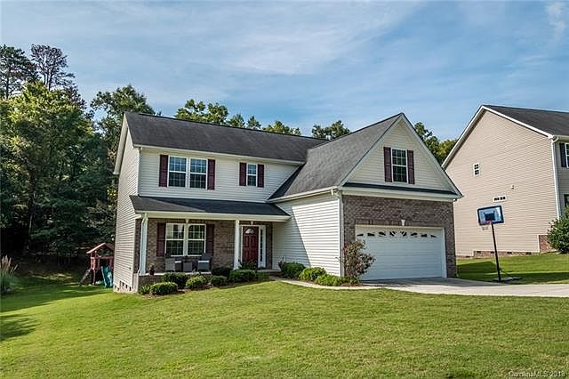 1st image of 1038 Arrowhead Dr SE