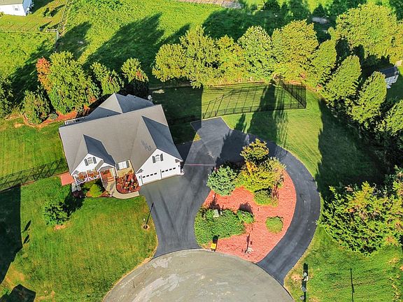 2nd image of 19321 Spur Ln