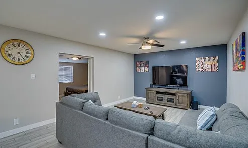 7220 E Portland St #1 — Photo 4