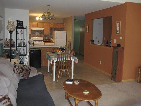 4th image of 823 Covey Ln