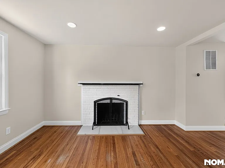 8507 Potomac Ave — Photo 5