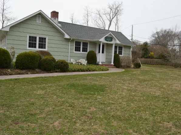 144 S Midway Rd, Shelter Island, NY 11964