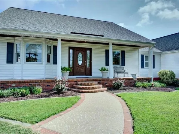 9093 Stump Point Rd, Hayes, VA 23072