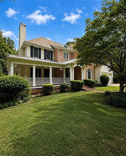 3235 Bentwood Close Photo 1