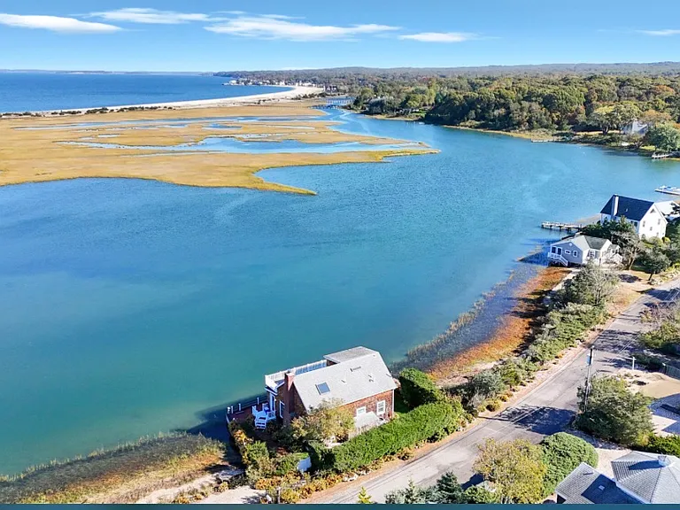 Towd Point Rd — Photo 4