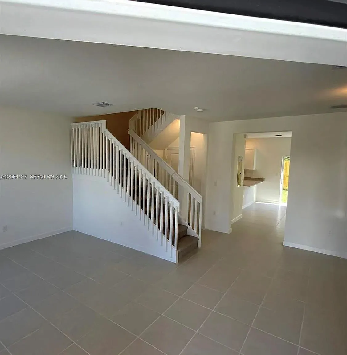 3 bed, 1658 sqft, $2,300 — Photo 2