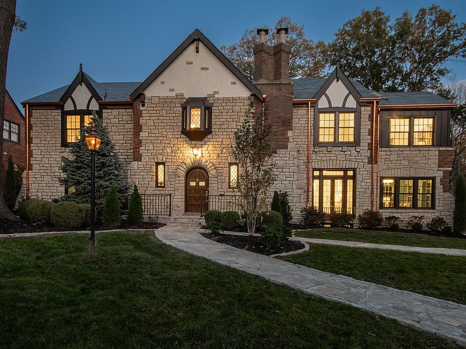 1st image of 40 Lake Forest Dr