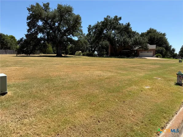 205 Twelve Oaks Dr, Temple, TX 76504