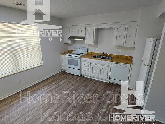 3rd image of 912 NE 68th St