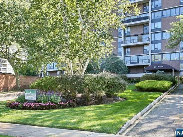 2 Horizon Rd #404, Fort Lee, NJ 07024