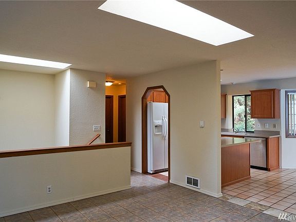 3rd image of 26301 Edgewater Pl NW