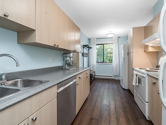 4th image of 6712 Baker Rd #9