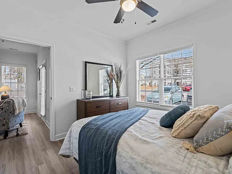Blue Hill Apartments — Photo 10