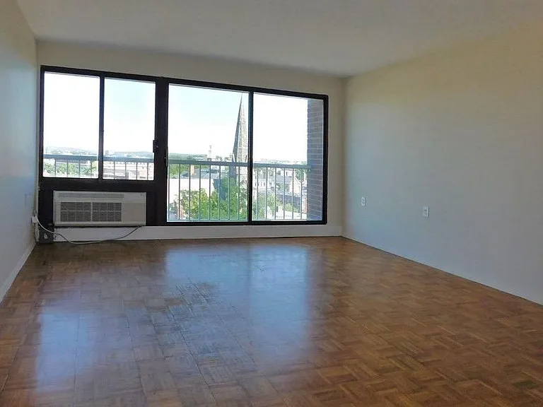 1105 Massachusetts Ave #10D — Photo 4